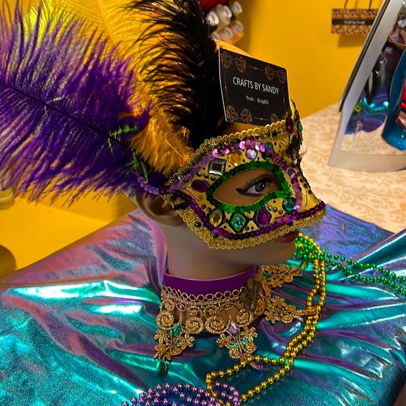 Mardi Gras Mask - Picture 5 of 13